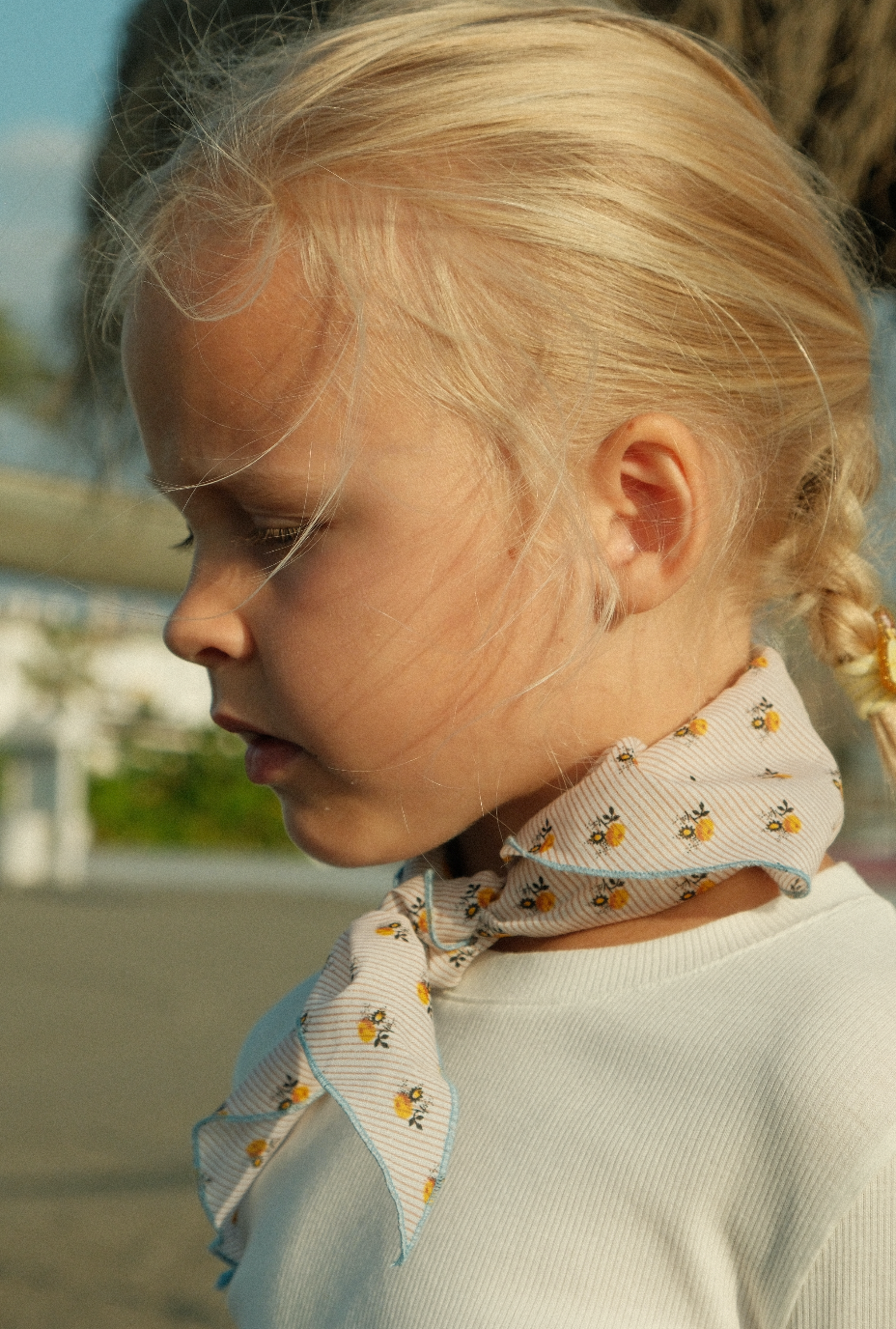 BANDANA, STRIPE W/ YELLOW FLOWERS