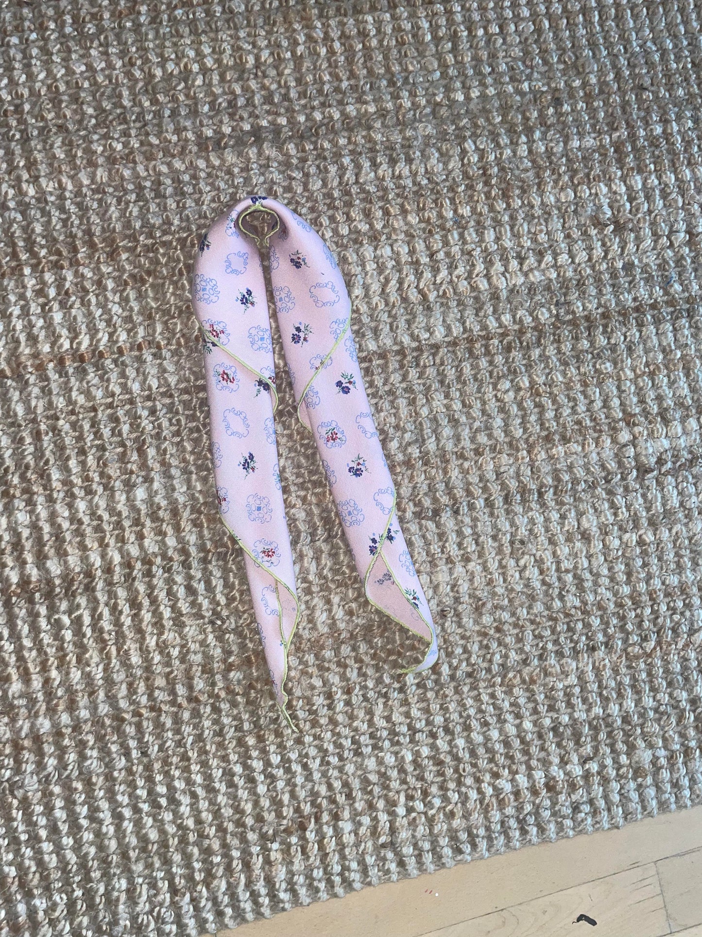 BANDANA, PINK WITH FLOWERS